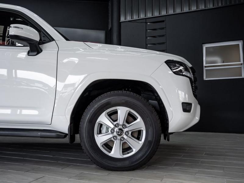 Toyota Land Cruiser Land Cruiser 300 3.3D GX-R