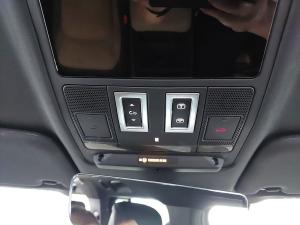 Land Rover Defender 130 D300 X-Dynamic HSE - Image 27