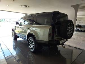 Land Rover Defender 130 D300 X-Dynamic HSE - Image 7