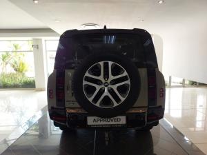 Land Rover Defender 130 D300 X-Dynamic HSE - Image 8