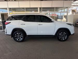 Toyota Fortuner 2.8GD-6 48V VX - Image 3