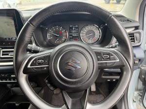 Suzuki Baleno 1.5 GLX manual - Image 8
