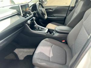 Toyota RAV4 2.0 GX auto - Image 7