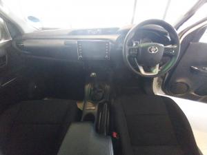 Toyota Hilux 2.4GD-6 single cab 4x4 Raider manual - Image 6
