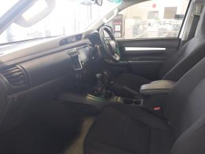 Toyota Hilux 2.4GD-6 single cab 4x4 Raider manual - Image 7