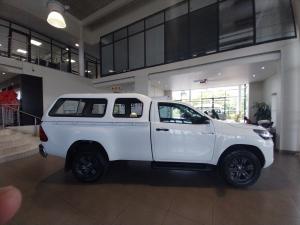 Toyota Hilux 2.4GD-6 single cab 4x4 Raider manual - Image 3