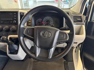 Toyota Quantum 2.8 LWB crew cab manual - Image 8