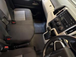 Toyota Quantum 2.8 LWB crew cab manual - Image 12