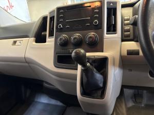 Toyota Quantum 2.8 LWB crew cab manual - Image 13