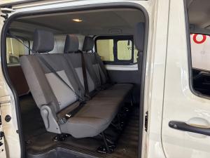 Toyota Quantum 2.8 LWB crew cab manual - Image 17