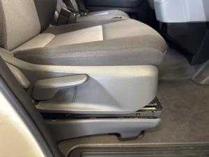 Toyota Quantum 2.8 LWB crew cab manual - Image 18
