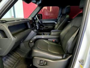 Land Rover Defender 110 D300 X-Dynamic HSE - Image 10