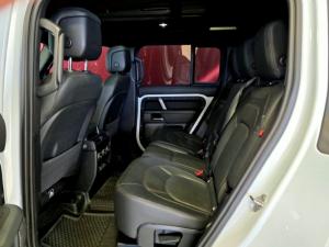 Land Rover Defender 110 D300 X-Dynamic HSE - Image 11
