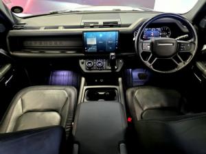 Land Rover Defender 110 D300 X-Dynamic HSE - Image 12