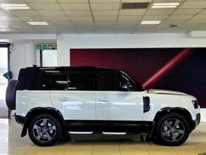 Land Rover Defender 110 D300 X-Dynamic HSE - Image 2