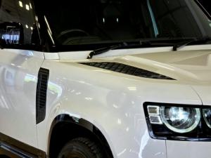 Land Rover Defender 110 D300 X-Dynamic HSE - Image 4
