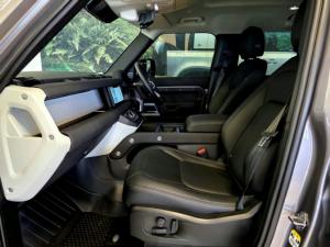 Land Rover Defender 110 D300 X-Dynamic HSE - Image 10