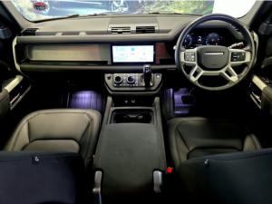 Land Rover Defender 110 D300 X-Dynamic HSE - Image 12