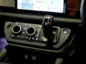 Land Rover Defender 110 D300 X-Dynamic HSE - Image 15