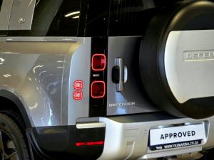 Land Rover Defender 110 D300 X-Dynamic HSE - Image 8