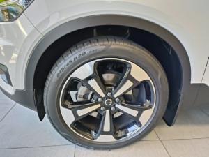 Volvo XC40 T5 AWD Inscription - Image 4