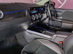 Mercedes-Benz GLA GLA200 Progressive - Image 12