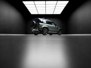 Land Rover Defender 110 P400e X-Dynamic HSE - Image 13