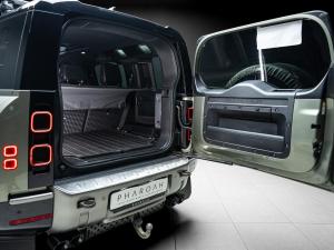 Land Rover Defender 110 P400e X-Dynamic HSE - Image 17