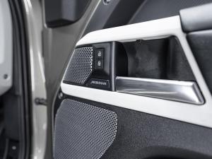 Land Rover Defender 110 P400e X-Dynamic HSE - Image 19