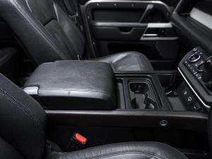 Land Rover Defender 110 P400e X-Dynamic HSE - Image 23