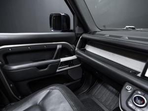 Land Rover Defender 110 P400e X-Dynamic HSE - Image 26