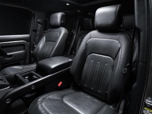Land Rover Defender 110 P400e X-Dynamic HSE - Image 27