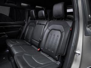 Land Rover Defender 110 P400e X-Dynamic HSE - Image 28