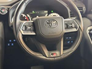 Toyota Land Cruiser 300 3.5T GR-Sport - Image 21