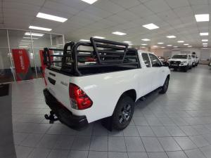 Toyota Hilux 2.4GD-6 Xtra cab Raider auto - Image 2