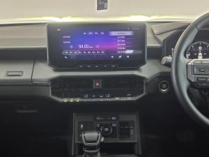 Toyota Hilux 2.8GD-6 double cab Raider 4x4 - Image 14