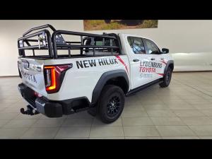 Toyota Hilux 2.8GD-6 double cab Raider 4x4 - Image 2