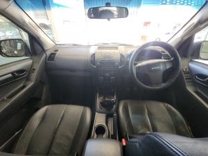 Isuzu KB 250D-Teq double cab LE - Image 6
