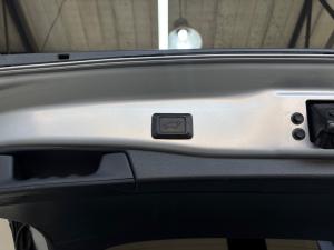 Toyota RAV4 2.0 VX - Image 23