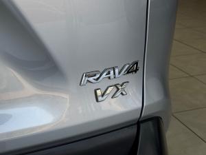Toyota RAV4 2.0 VX - Image 25