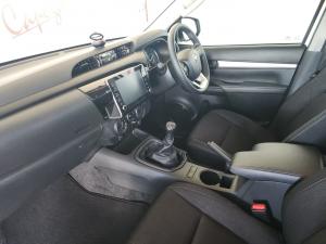 Toyota Hilux 2.4GD-6 double cab Raider manual - Image 7