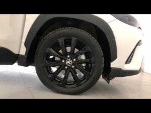 Toyota Corolla Cross 1.8 Hybrid GR-Sport - Image 17