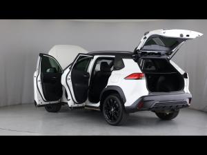 Toyota Corolla Cross 1.8 Hybrid GR-Sport - Image 25