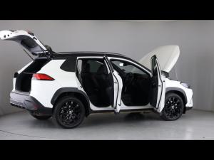 Toyota Corolla Cross 1.8 Hybrid GR-Sport - Image 31