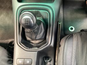 Toyota Hilux 2.4GD-6 4x4 SRX - Image 11