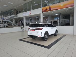 Toyota Fortuner 2.4GD-6 4x4 - Image 2