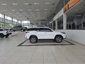 Toyota Fortuner 2.4GD-6 4x4 - Image 3