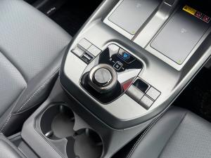 Toyota bZ4X Touring BEV AWD - Image 13