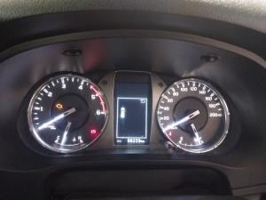 Toyota Hilux 2.4GD-6 double cab 4x4 Raider X manual - Image 11