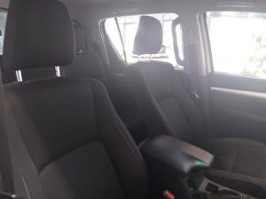 Toyota Hilux 2.4GD-6 double cab 4x4 Raider X manual - Image 16